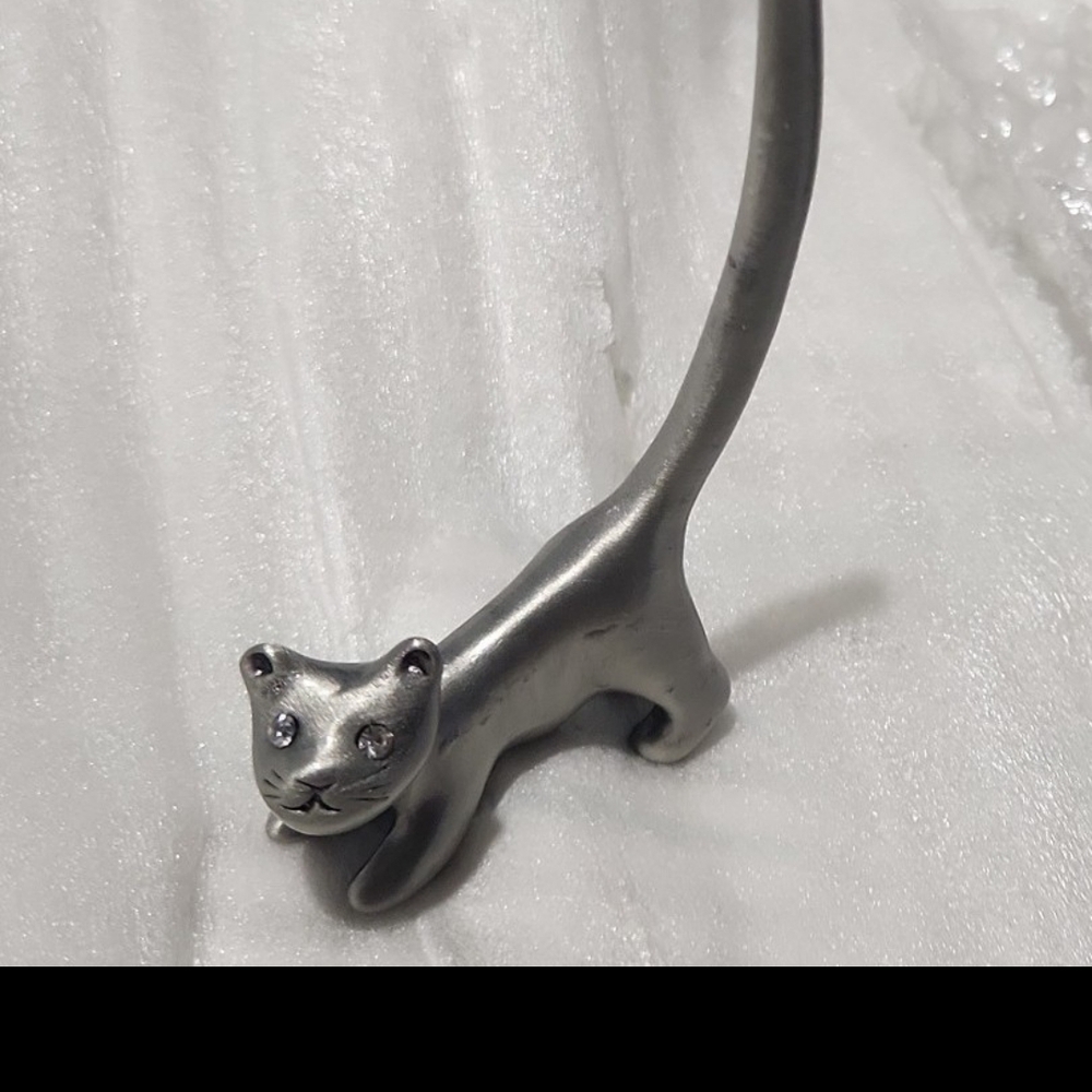 Cat ring holder new